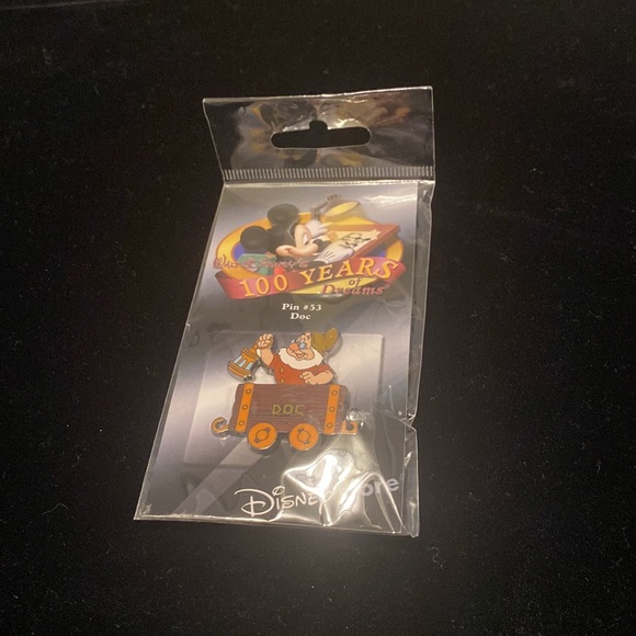 Vintage Disney store 100 years of dreams doc pin - Picture 2 of 4